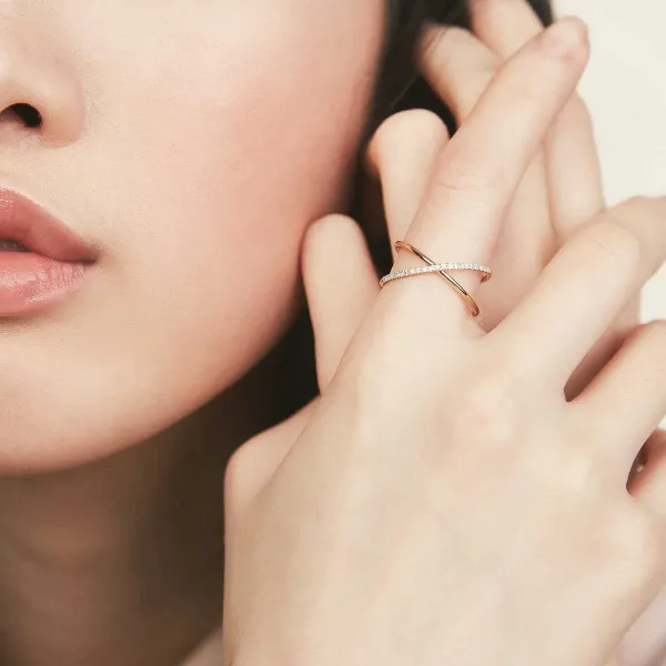 Rings<Mejuri Pav Diamond X Ring